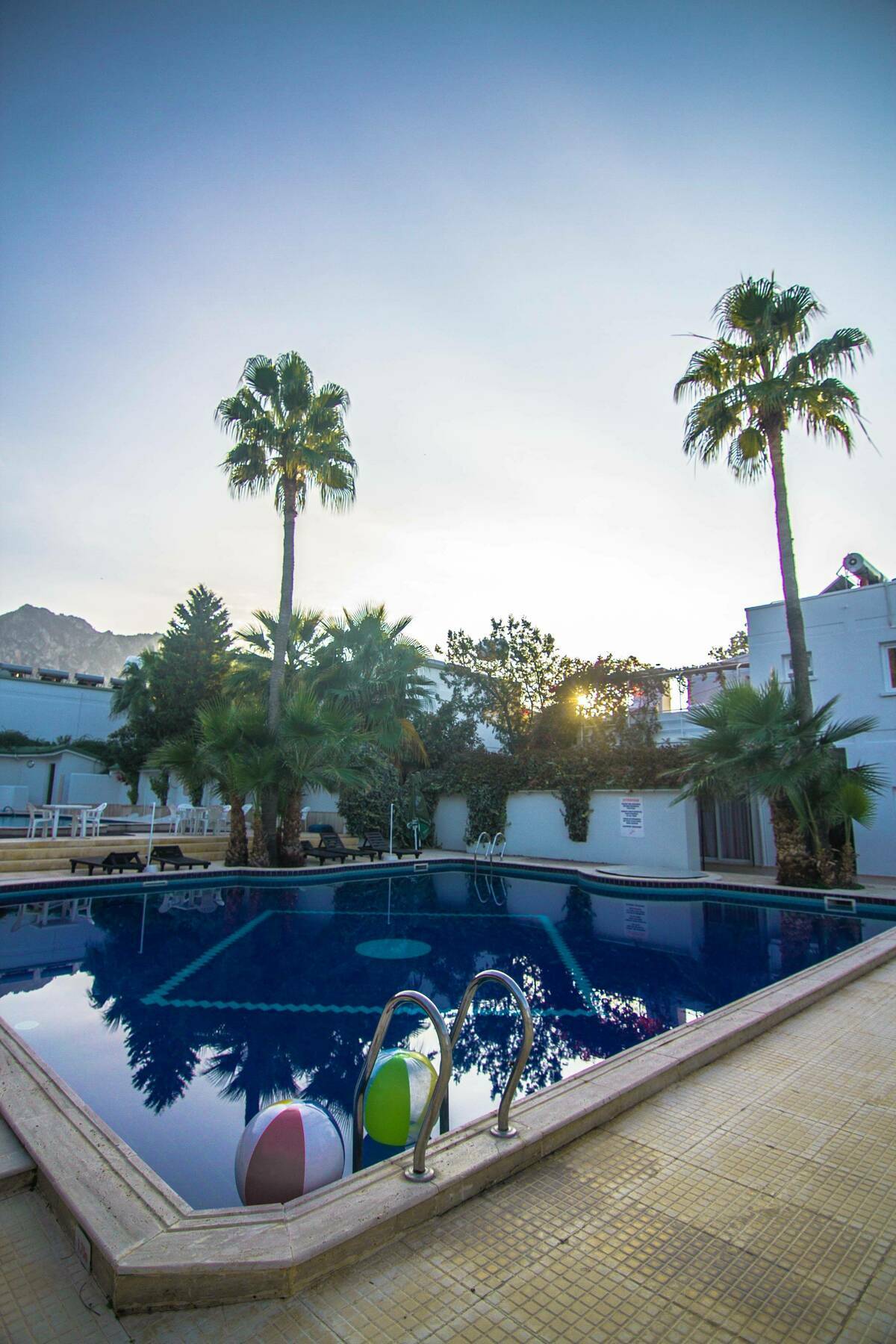 Hotel The Pine Bay Club Kyrenia  Exterior foto